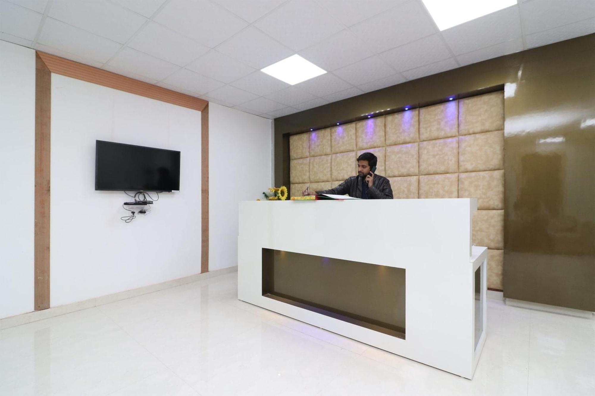 Hotel O The Grand Palace Ghaziabad Eksteriør bilde